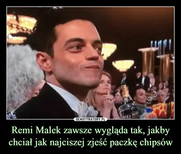 Remi Malek zawsze wygląda tak, jakby chciał jak najciszej zjeść paczkę chipsów